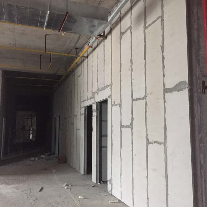 咸寧廣場KTV輕質(zhì)墻板施工案例