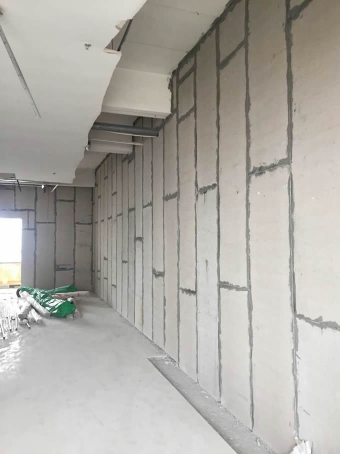 新龍酒店輕質(zhì)墻板施工案例