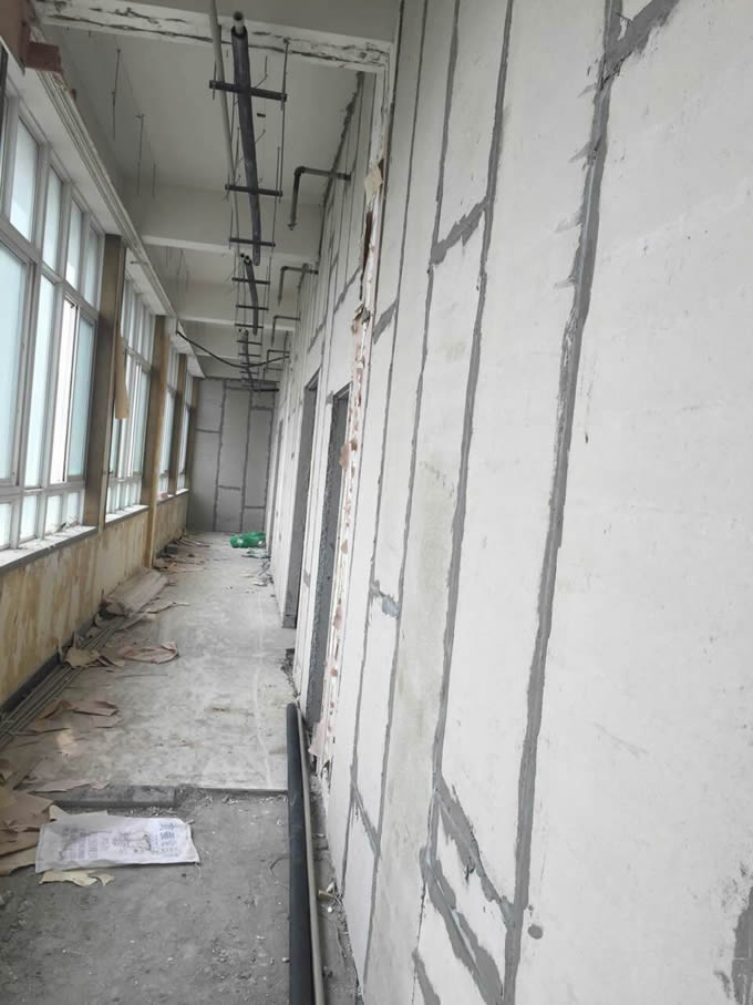 新龍酒店輕質(zhì)墻板施工案例