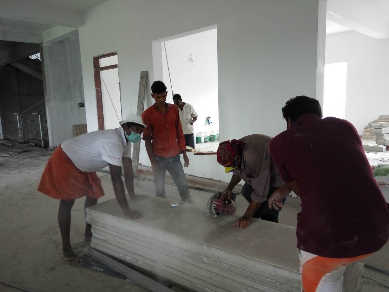 印度帕亞塔工程學院工地輕質(zhì)隔墻板施工案例