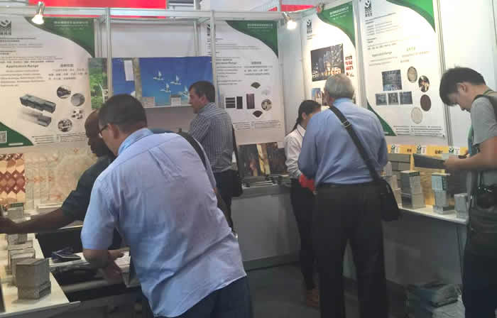 第118屆廣交會(huì)現(xiàn)場(chǎng)博悅佳隔墻板及軟瓷產(chǎn)品備受矚目