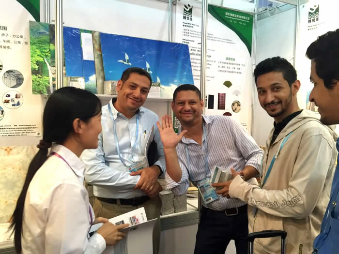 第118屆廣交會(huì)現(xiàn)場(chǎng)博悅佳隔墻板及軟瓷產(chǎn)品備受矚目