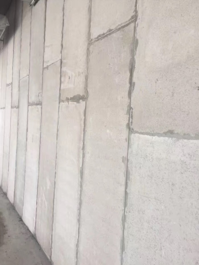 推廣輕質(zhì)節(jié)能隔墻板迫在眉睫