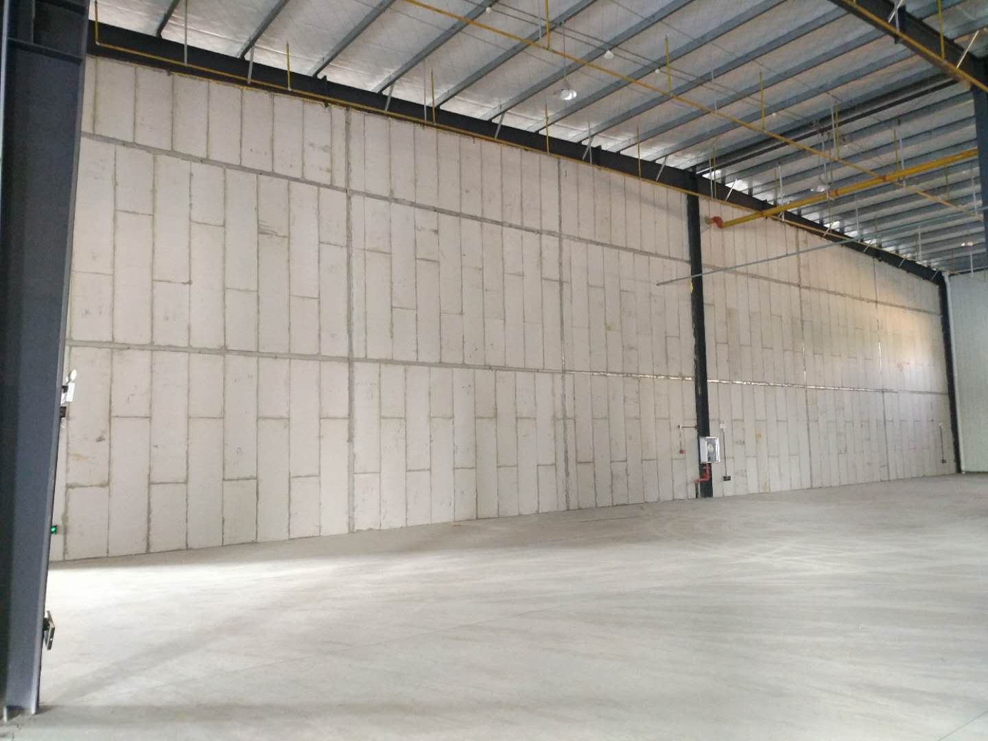 鋼結(jié)構(gòu)倉庫防火隔墻工程案例