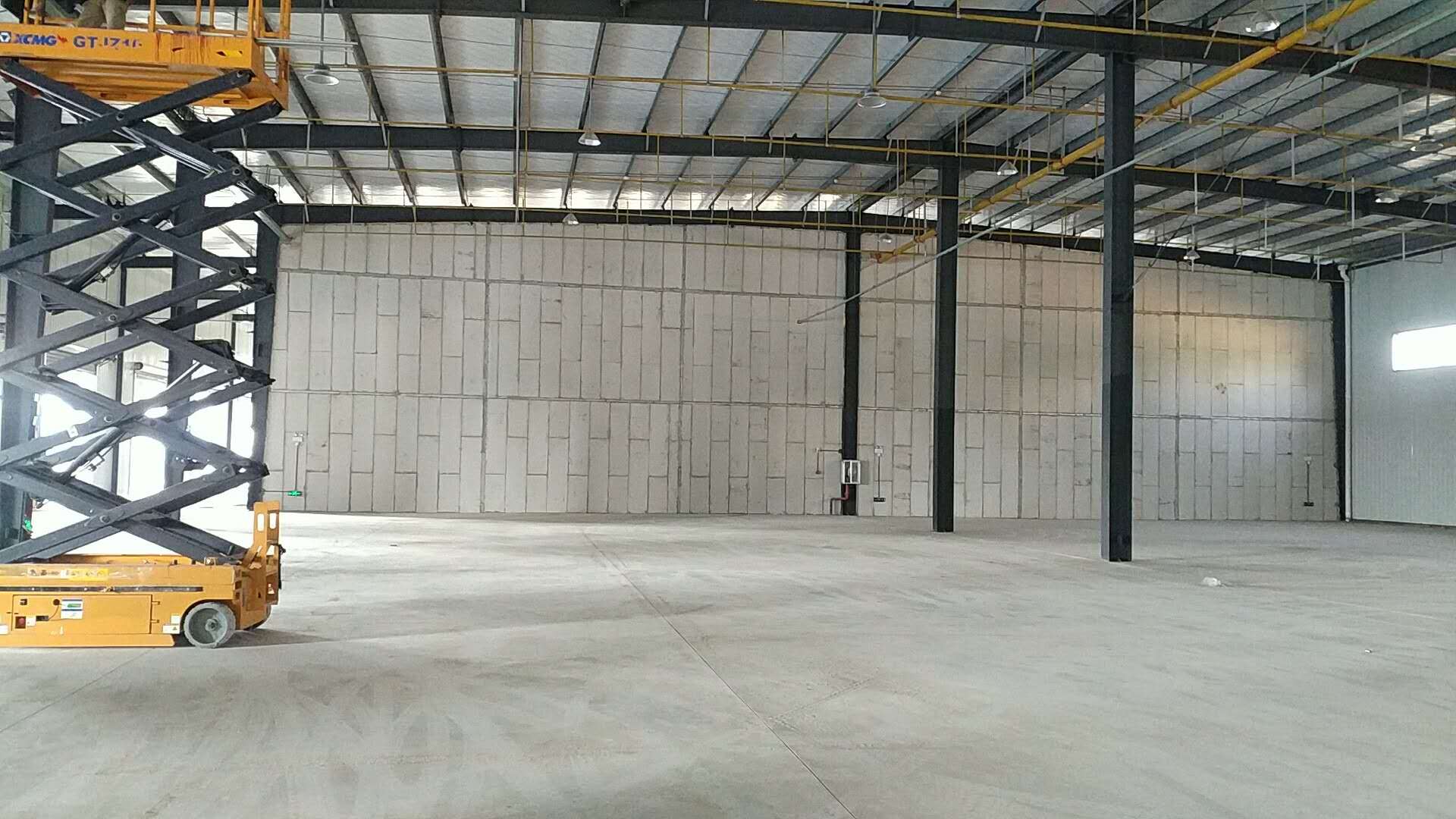 鋼結(jié)構(gòu)倉庫防火隔墻工程案例