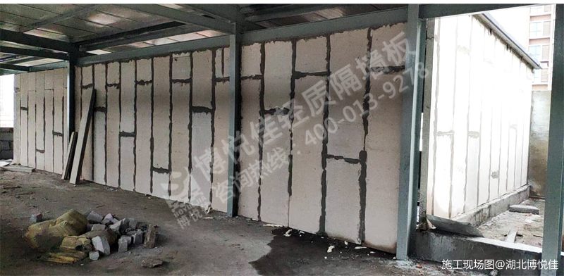 武漢千家街老鄉(xiāng)長連鎖樓上加層鋼結(jié)構(gòu)+輕質(zhì)隔墻板工程